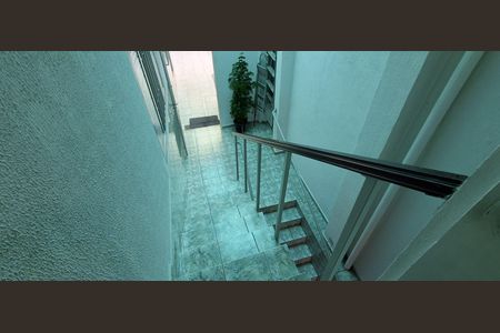 Casa à venda com 225m², 2 quartos e 4 vagas Casa à venda com 225m², 2 quartos e 4 vagasEscada