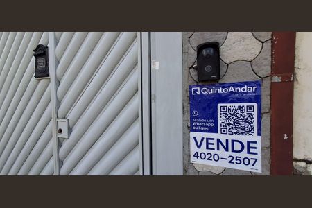 Casa à venda com 225m², 2 quartos e 4 vagas Casa à venda com 225m², 2 quartos e 4 vagasPlaquinha