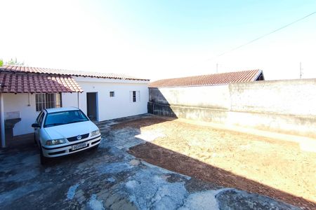 Casa à venda com 160m², 1 quarto e 2 vagas Casa à venda com 160m², 1 quarto e 2 vagasQuintal - Garagem