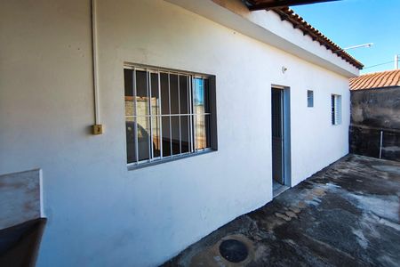 Casa à venda com 160m², 1 quarto e 2 vagas Casa à venda com 160m², 1 quarto e 2 vagasQuintal - Garagem