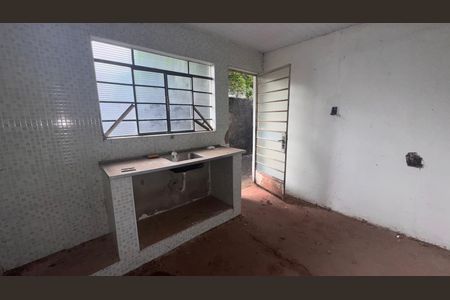 Casa à venda com 270m², 5 quartos e 12 vagas Casa à venda com 270m², 5 quartos e 12 vagasCozinha Casa 2