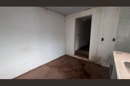Casa à venda com 270m², 5 quartos e 12 vagas Casa à venda com 270m², 5 quartos e 12 vagasCozinha Casa 2