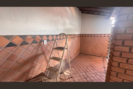Casa à venda com 270m², 5 quartos e 12 vagas Casa à venda com 270m², 5 quartos e 12 vagasÁrea de Serviço Casa 1