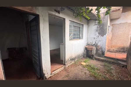 Casa à venda com 270m², 5 quartos e 12 vagas Casa à venda com 270m², 5 quartos e 12 vagasÁrea de Serviço Externa Casa 2