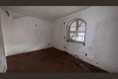Casa à venda com 270m², 5 quartos e 12 vagas Casa à venda com 270m², 5 quartos e 12 vagasSala Casa 2