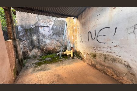 Casa à venda com 270m², 5 quartos e 12 vagas Casa à venda com 270m², 5 quartos e 12 vagasQuintal Casa 2