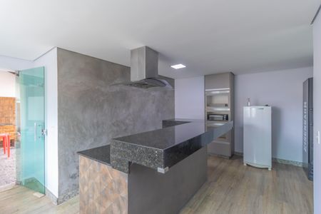 Casa à venda com 360m², 4 quartos e 4 vagas Casa à venda com 360m², 4 quartos e 4 vagasCozinha