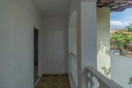 Casa à venda com 360m², 4 quartos e 4 vagas Casa à venda com 360m², 4 quartos e 4 vagasVaranda Sala