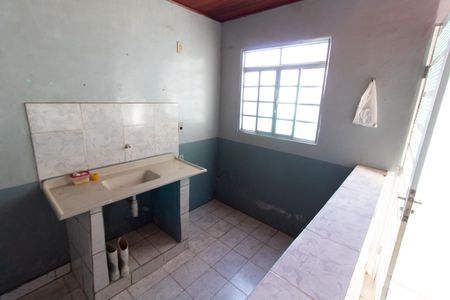 Casa à venda com 84m², 2 quartos e 2 vagas Casa à venda com 84m², 2 quartos e 2 vagasCozinha da Edícula