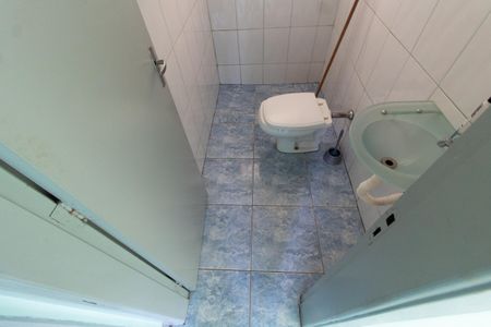 Casa à venda com 84m², 2 quartos e 2 vagas Casa à venda com 84m², 2 quartos e 2 vagasBanheiro Social