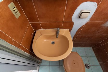Casa à venda com 84m², 2 quartos e 2 vagas Casa à venda com 84m², 2 quartos e 2 vagasBanheiro da Edícula
