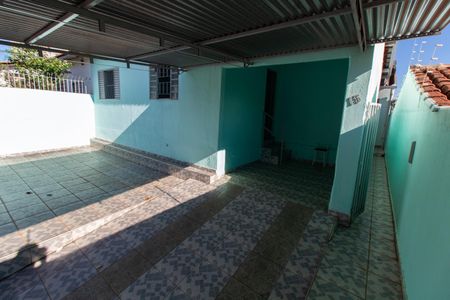Casa à venda com 84m², 2 quartos e 2 vagas Casa à venda com 84m², 2 quartos e 2 vagasÁrea Externa Frente