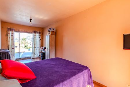 Casa à venda com 106m², 2 quartos e 5 vagas Casa à venda com 106m², 2 quartos e 5 vagasSuíte