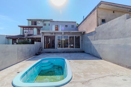 Casa à venda com 106m², 2 quartos e 5 vagas Casa à venda com 106m², 2 quartos e 5 vagasQuintal