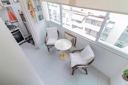 Apartamento à venda com 60m², 1 quarto e sem vaga Apartamento à venda com 60m², 1 quarto e sem vagaLiving
