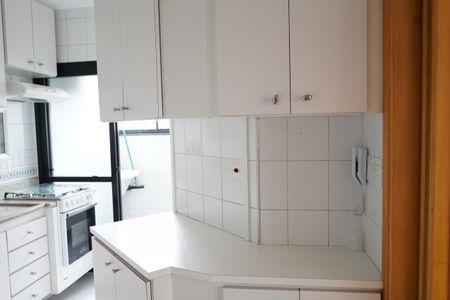 Apartamento à venda com 83m², 3 quartos e 2 vagasCozinha