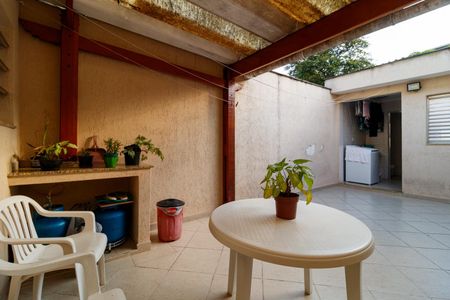 Casa à venda com 140m², 3 quartos e 2 vagasQuintal