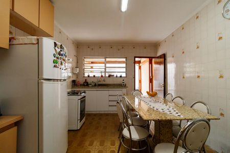 Casa à venda com 140m², 3 quartos e 2 vagasCozinha