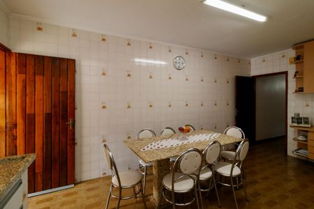 Casa à venda com 140m², 3 quartos e 2 vagasCozinha