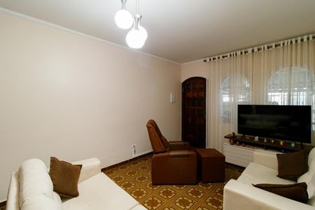 Casa à venda com 140m², 3 quartos e 2 vagasSala
