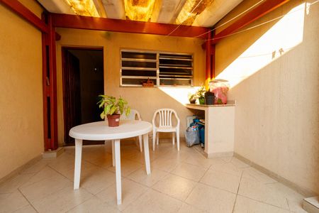 Casa à venda com 140m², 3 quartos e 2 vagasQuintal