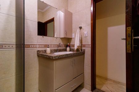 Casa à venda com 140m², 3 quartos e 2 vagasBanheiro