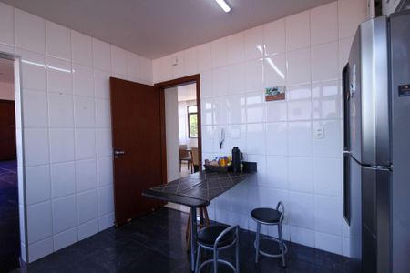 Apartamento à venda com 243m², 4 quartos e 2 vagas