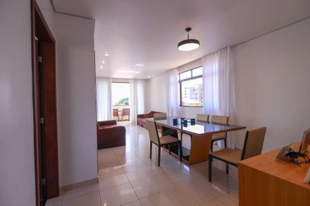 Apartamento à venda com 243m², 4 quartos e 2 vagas