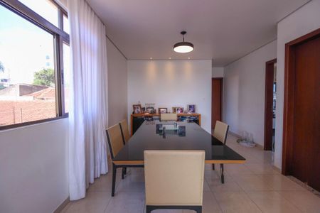 Apartamento à venda com 243m², 4 quartos e 2 vagas
