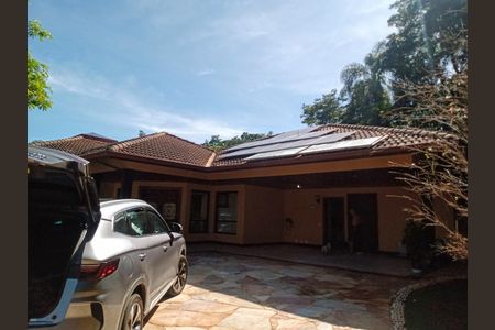 Casa de condomínio à venda com 486m², 4 quartos e sem vaga