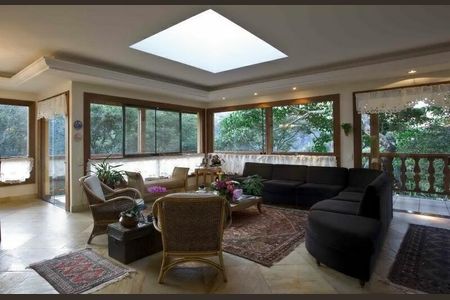 Casa de condomínio à venda com 486m², 4 quartos e sem vaga