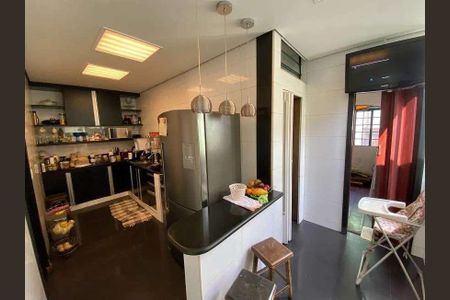 Casa à venda com 360m², 4 quartos e 4 vagas