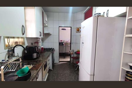 Casa à venda com 144m², 3 quartos e 2 vagas