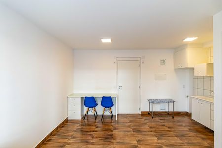 Casa para alugar com 270m², 0 quarto e 2 vagas Casa para alugar com 270m², 0 quarto e 2 vagasStudio