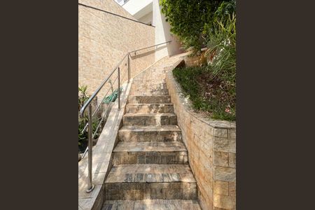 Casa à venda com 289m², 3 quartos e 2 vagas Casa à venda com 289m², 3 quartos e 2 vagasEntrada