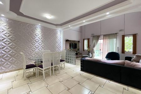 Casa à venda com 289m², 3 quartos e 2 vagas Casa à venda com 289m², 3 quartos e 2 vagasSala de Jantar
