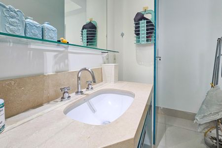 Apartamento para alugar com 84m², 2 quartos e 2 vagas Apartamento para alugar com 84m², 2 quartos e 2 vagasBanheiro da Suíte