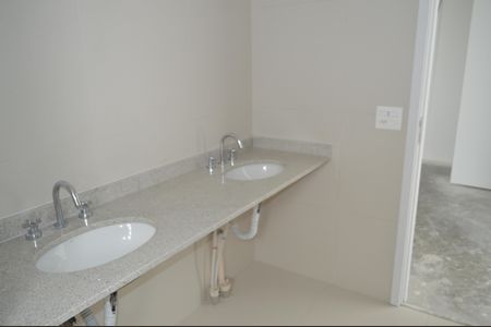 Apartamento à venda com 145m², 3 quartos e 2 vagasBanheiro da Suíte 3