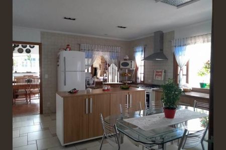 Casa à venda com 214m², 3 quartos e 4 vagas