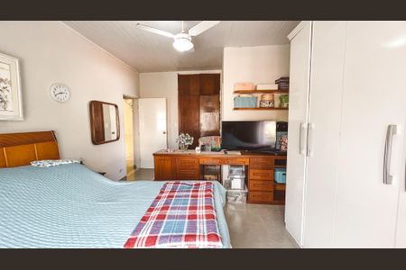 Casa à venda com 360m², 3 quartos e 2 vagasQuarto Suíte