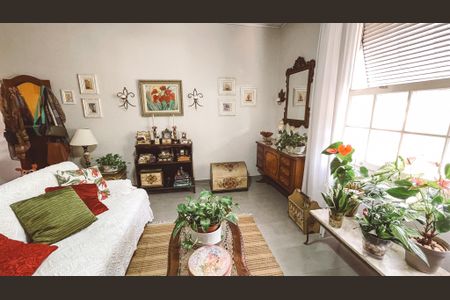 Casa à venda com 360m², 3 quartos e 2 vagasSala