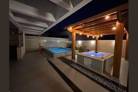 Casa de condomínio à venda com 360m², 3 quartos e 4 vagas Casa de condomínio à venda com 360m², 3 quartos e 4 vagasFoto 02