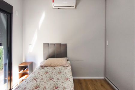 Casa de condomínio à venda com 201m², 4 quartos e 4 vagas Casa de condomínio à venda com 201m², 4 quartos e 4 vagasSuíte 2