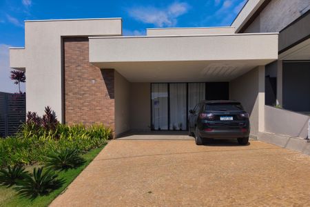 Casa de condomínio à venda com 201m², 4 quartos e 4 vagas Casa de condomínio à venda com 201m², 4 quartos e 4 vagasGaragem