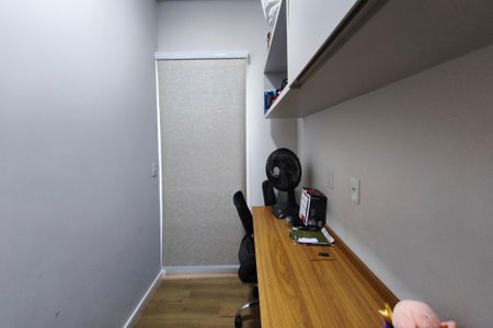 Casa de condomínio à venda com 201m², 4 quartos e 4 vagas Casa de condomínio à venda com 201m², 4 quartos e 4 vagasEscritório/Quarto