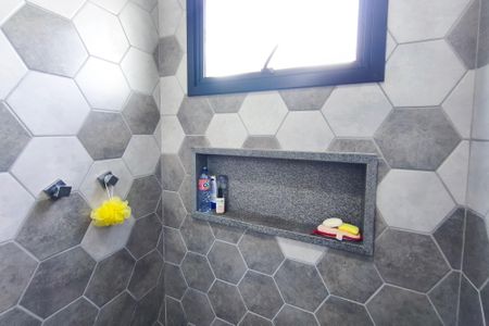 Casa de condomínio à venda com 201m², 4 quartos e 4 vagas Casa de condomínio à venda com 201m², 4 quartos e 4 vagasBanheiro da Suíte 2