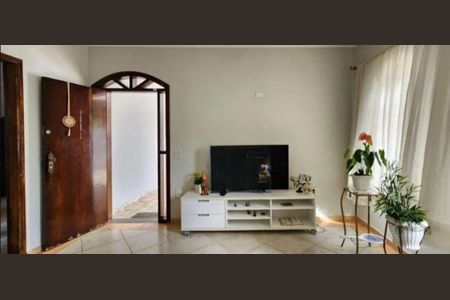 Casa à venda com 197m², 4 quartos e 2 vagasFoto 01