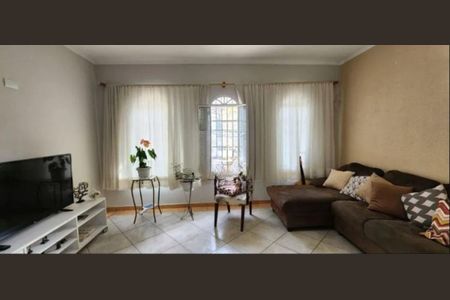 Casa à venda com 197m², 4 quartos e 2 vagasFoto 01