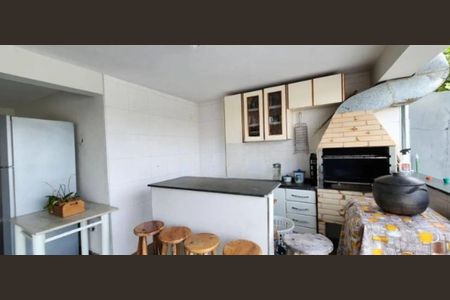 Casa à venda com 197m², 4 quartos e 2 vagasFoto 01