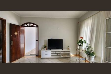 Casa à venda com 197m², 4 quartos e 2 vagasFoto 01